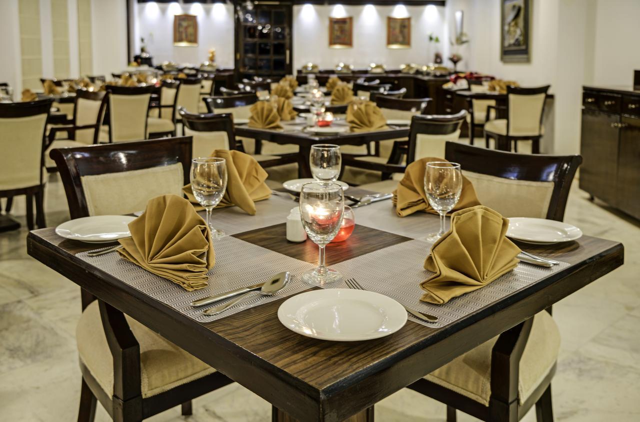 Sterling Agra Hotel Agra  Exterior photo